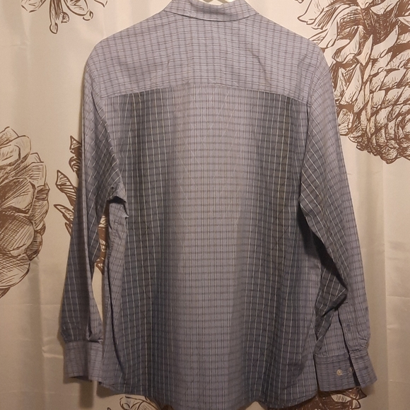 Tommy Bahama lavender silk dress shirt - Picture 2 of 8